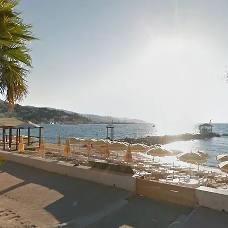 Au Lavandou, Proche Plage, Terrasse, Parking Privatif, 4 Couchages - Fr-1-251-236 Apartamento *